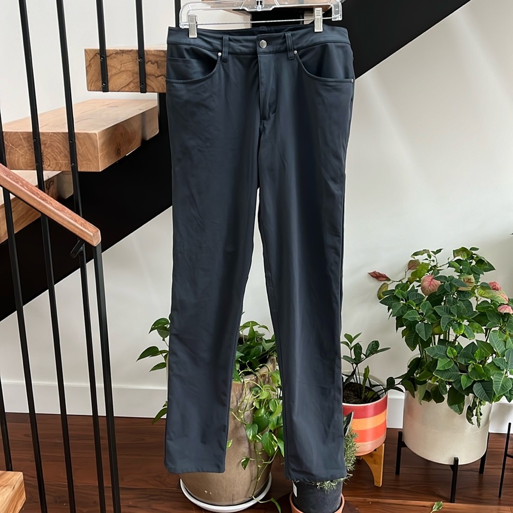Men’s charcoal gray Lululemon pants, 32 tall